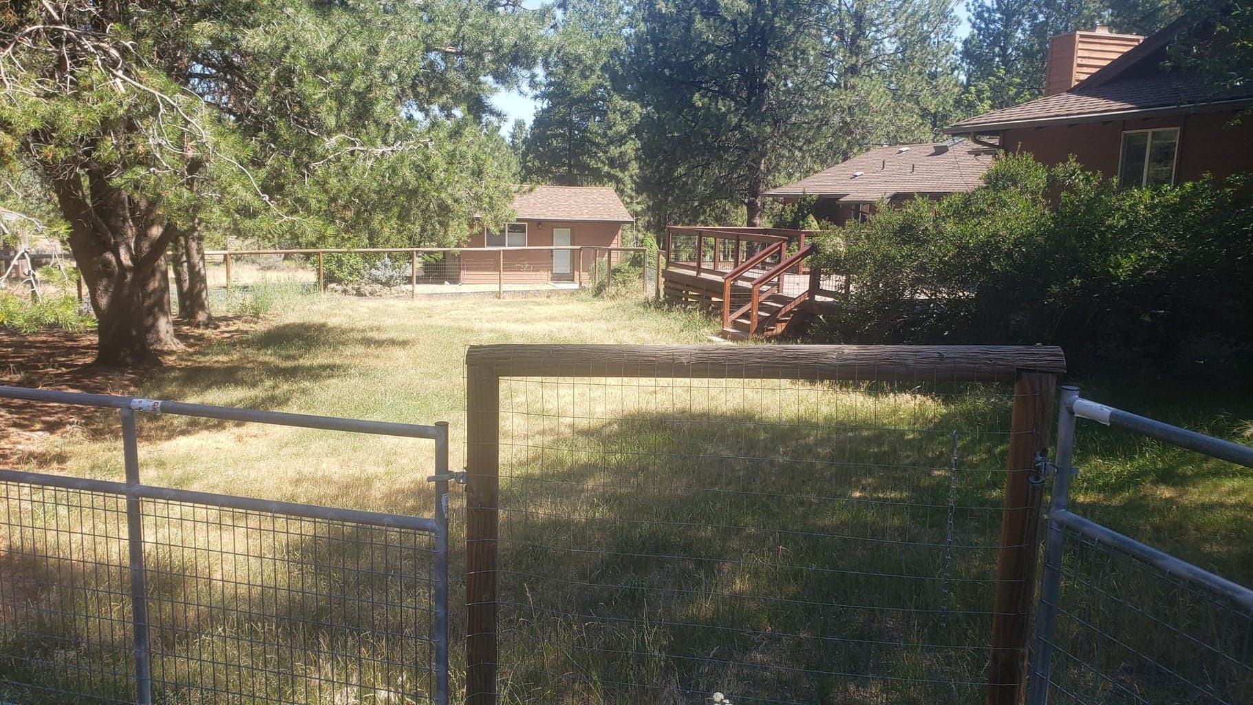 2 fenced yard areas w/gates