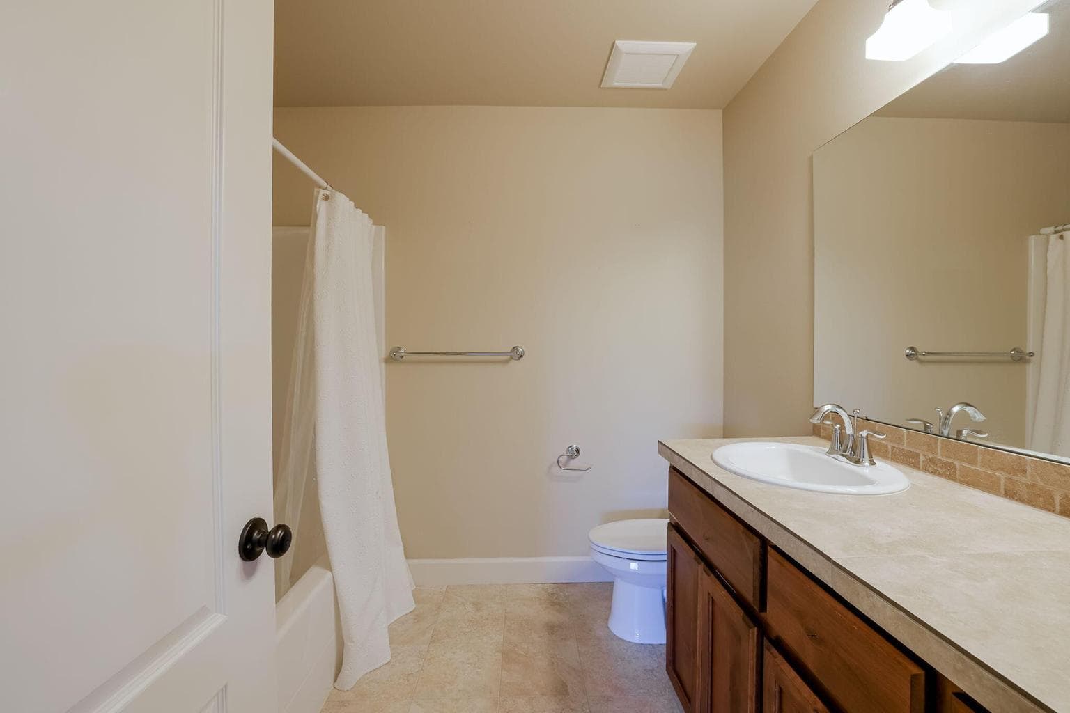 Upstairs full bath