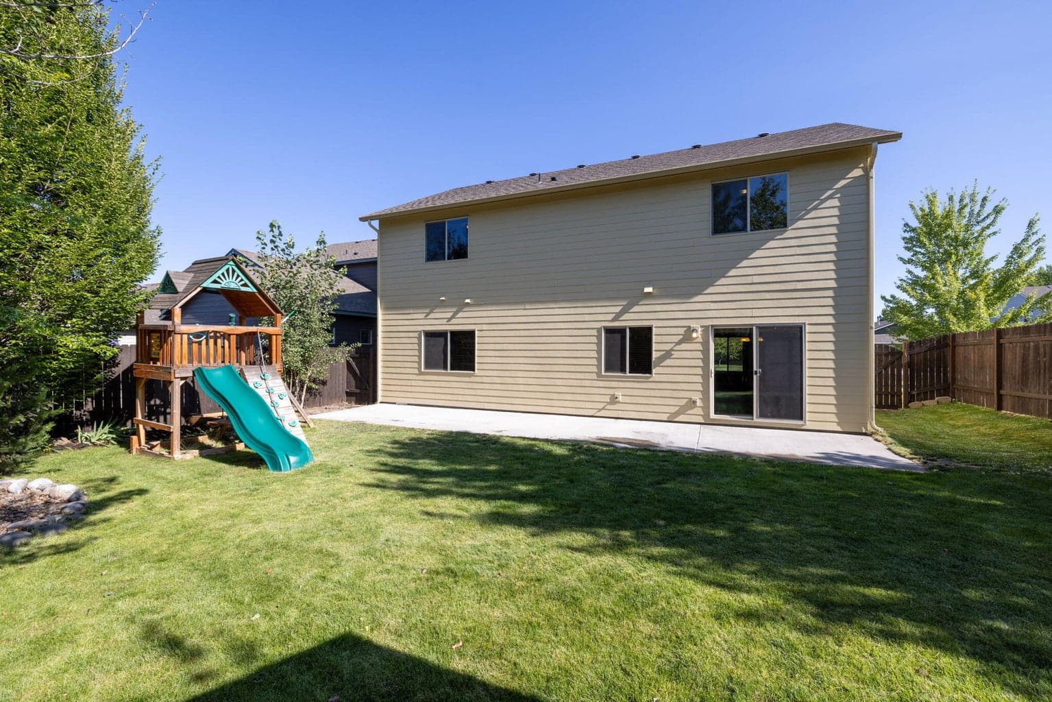Photo of 3031 NE Red Oak Drive 37 of 39