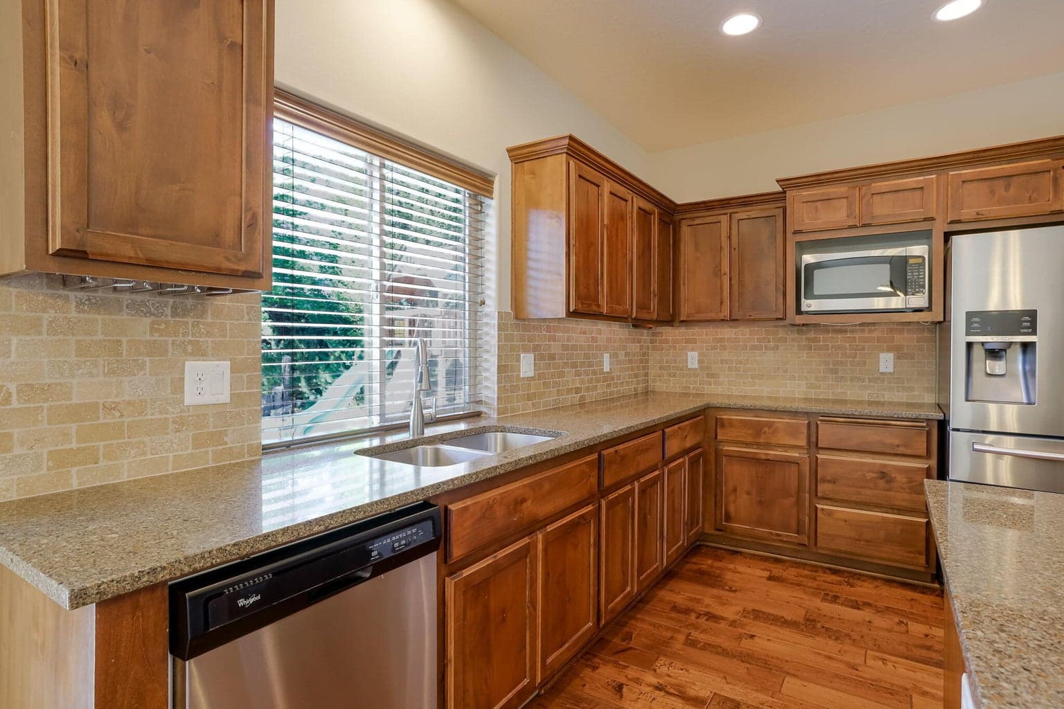 Photo of 3031 NE Red Oak Drive 12 of 39