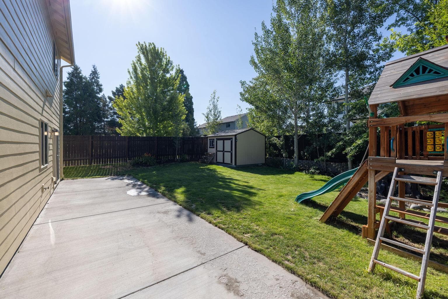 Photo of 3031 NE Red Oak Drive 36 of 39