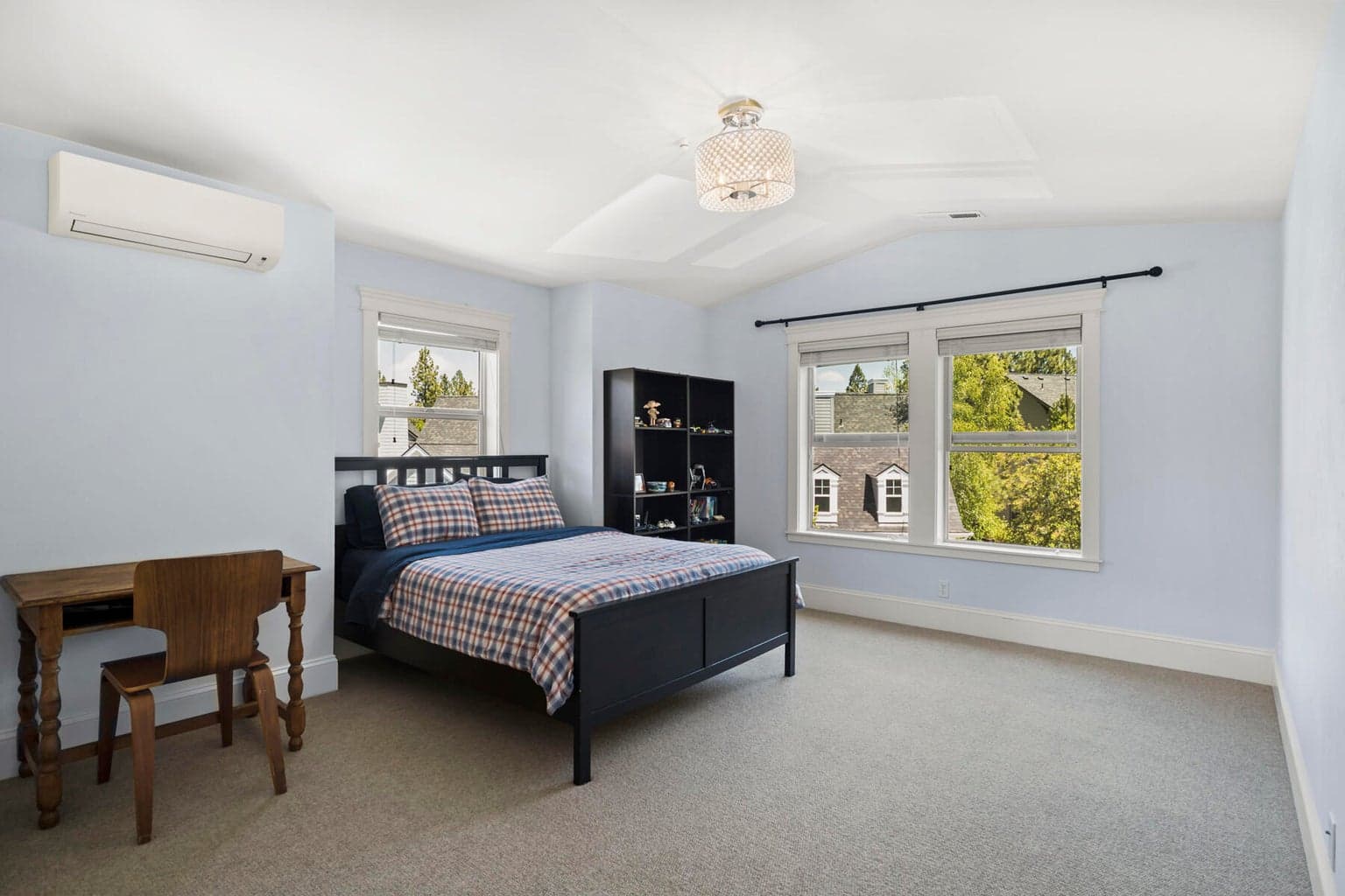 Photo of 810 NW Fort Clatsop Street 31 of 54