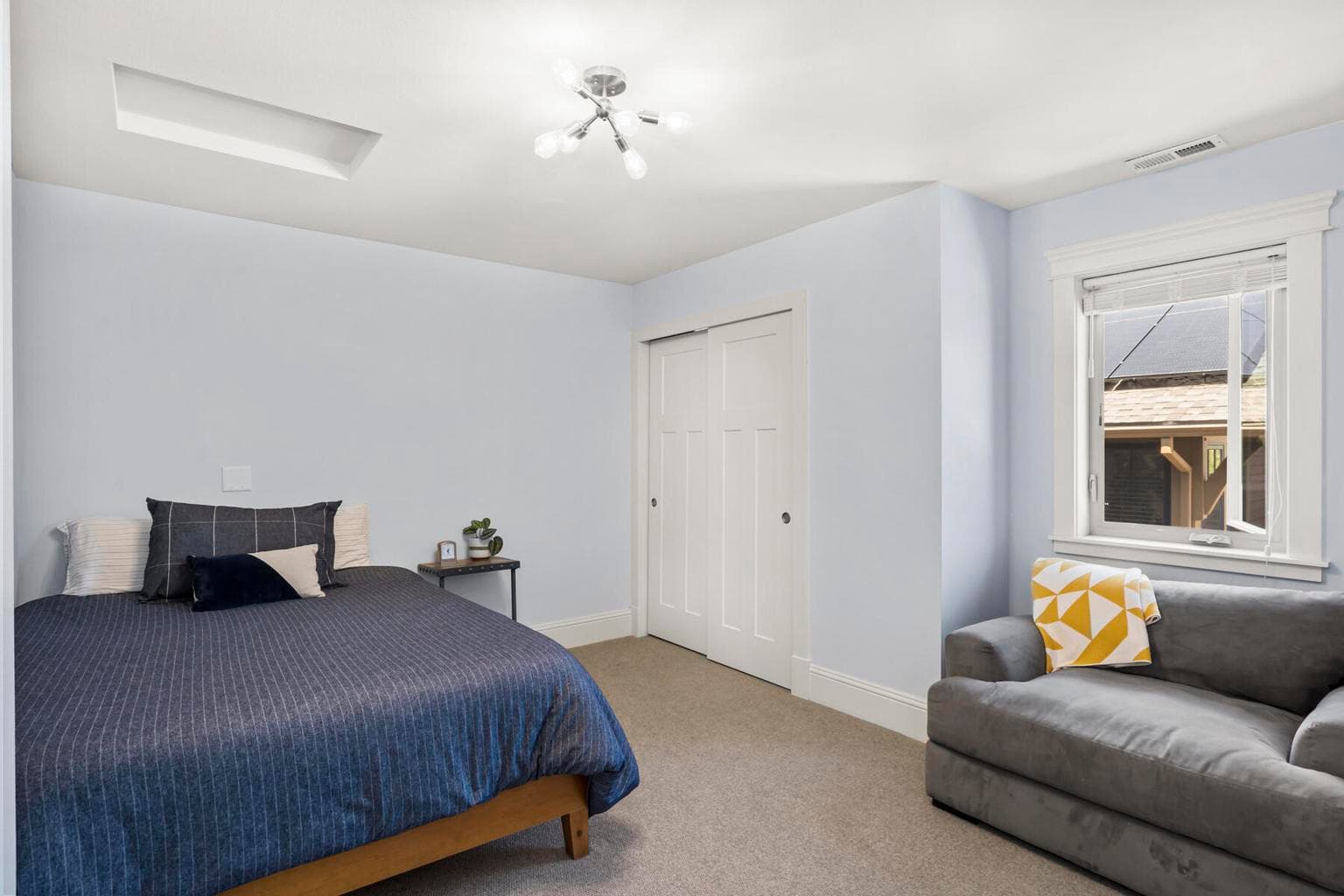 Photo of 810 NW Fort Clatsop Street 27 of 54