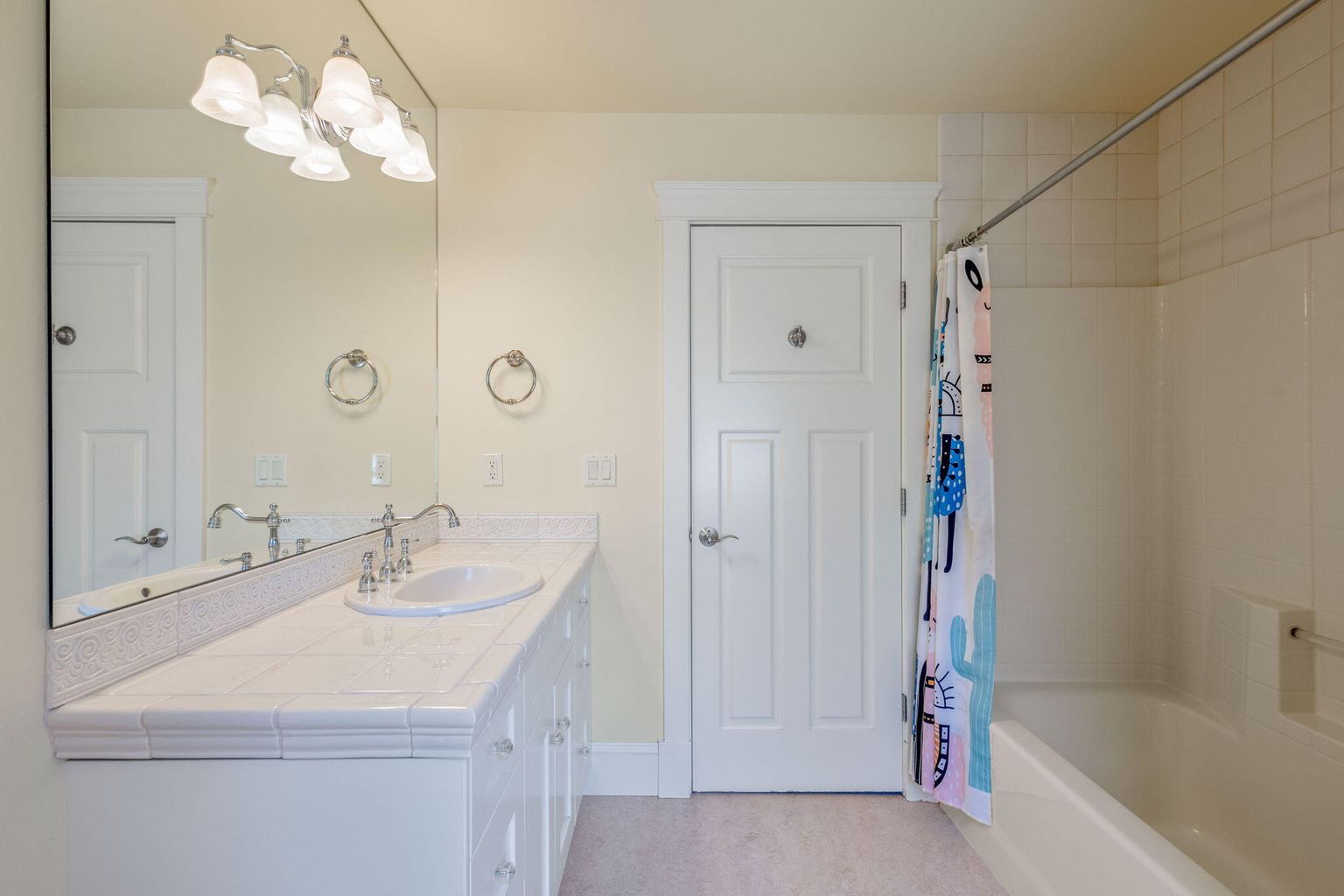 Photo of 810 NW Fort Clatsop Street 28 of 54
