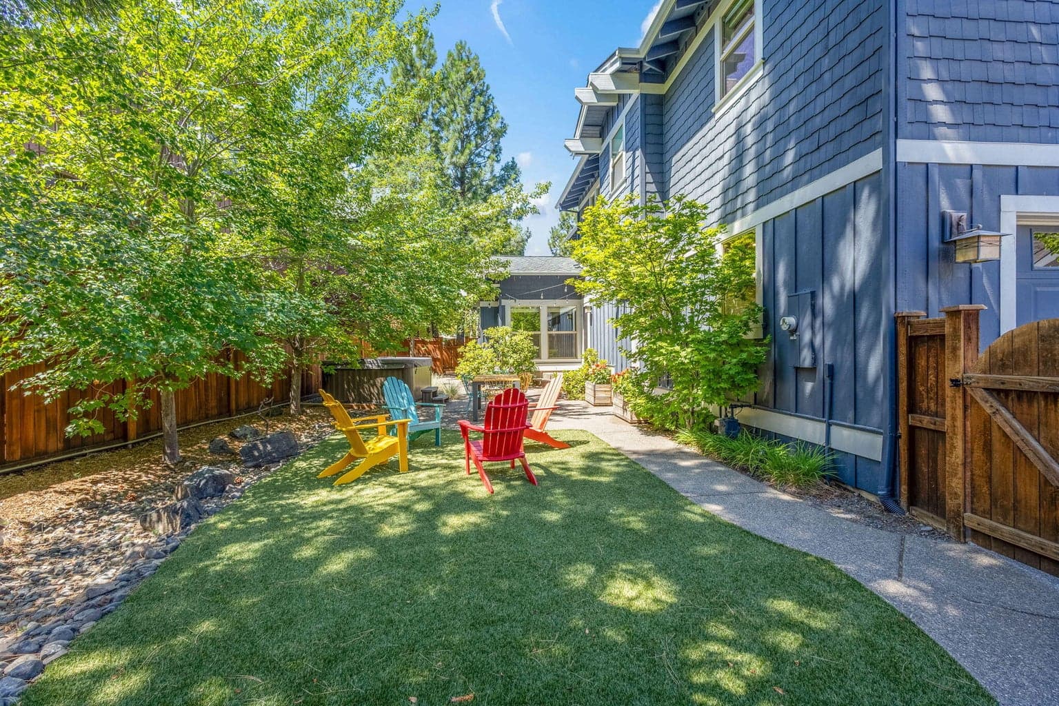 Photo of 810 NW Fort Clatsop Street 39 of 54