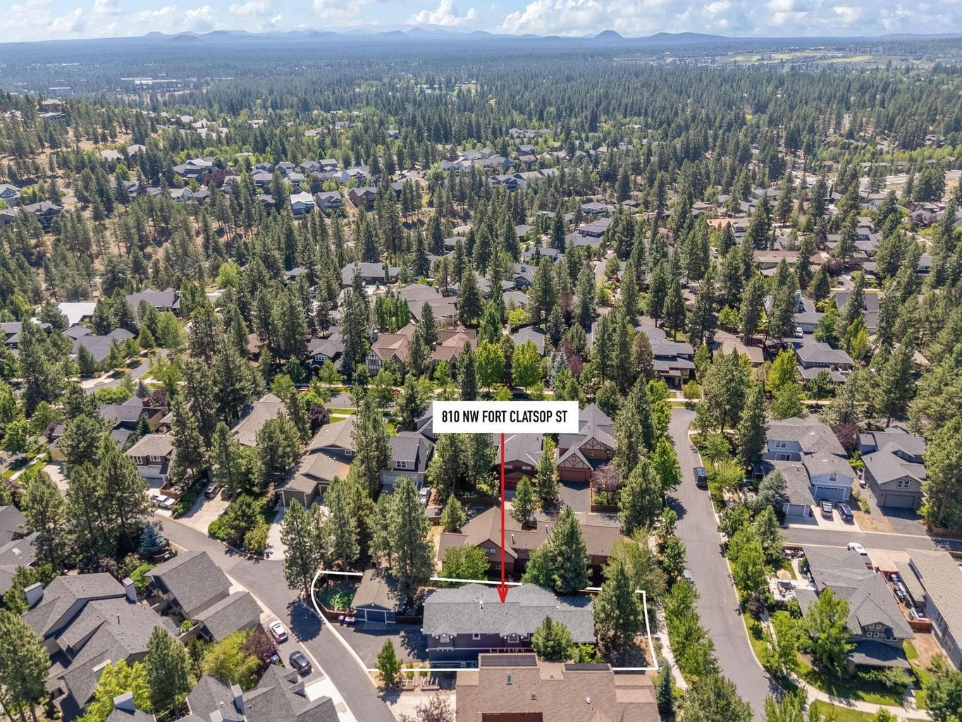 Photo of 810 NW Fort Clatsop Street 52 of 54