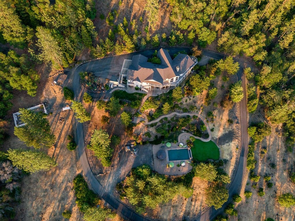 1489 Granite Hill