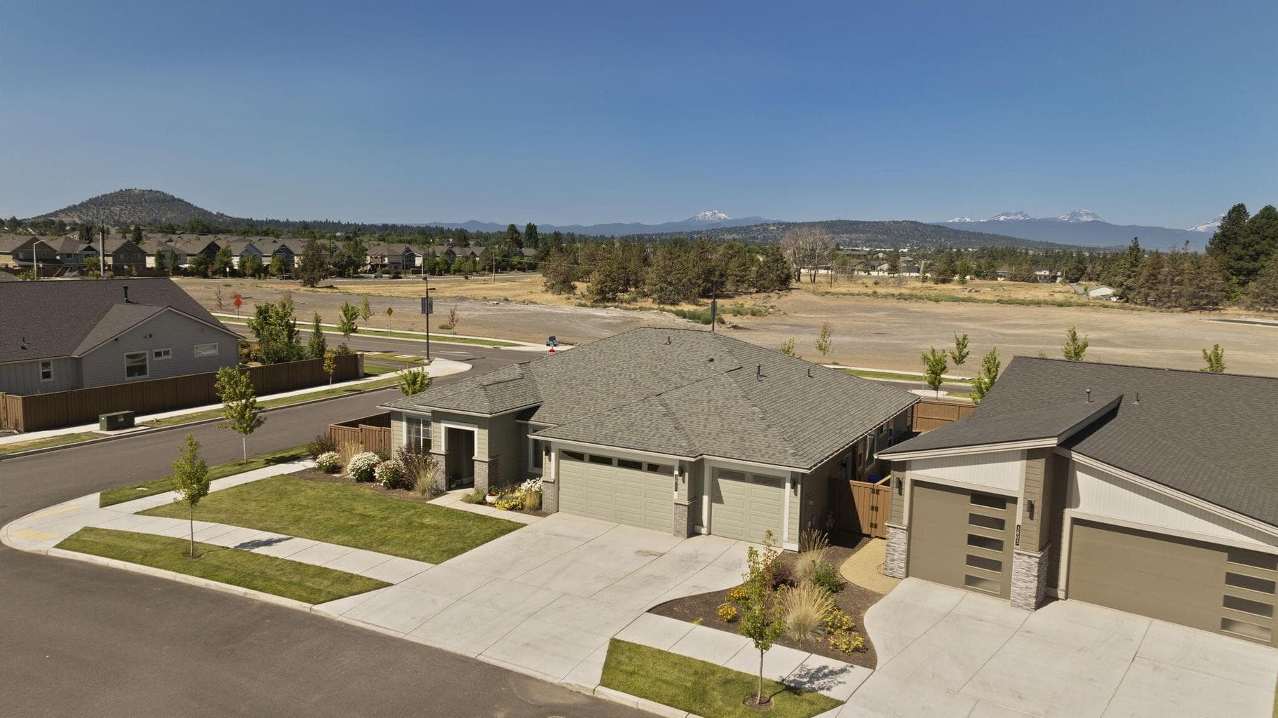 Photo of 3811 NE Oakside 101 of 101