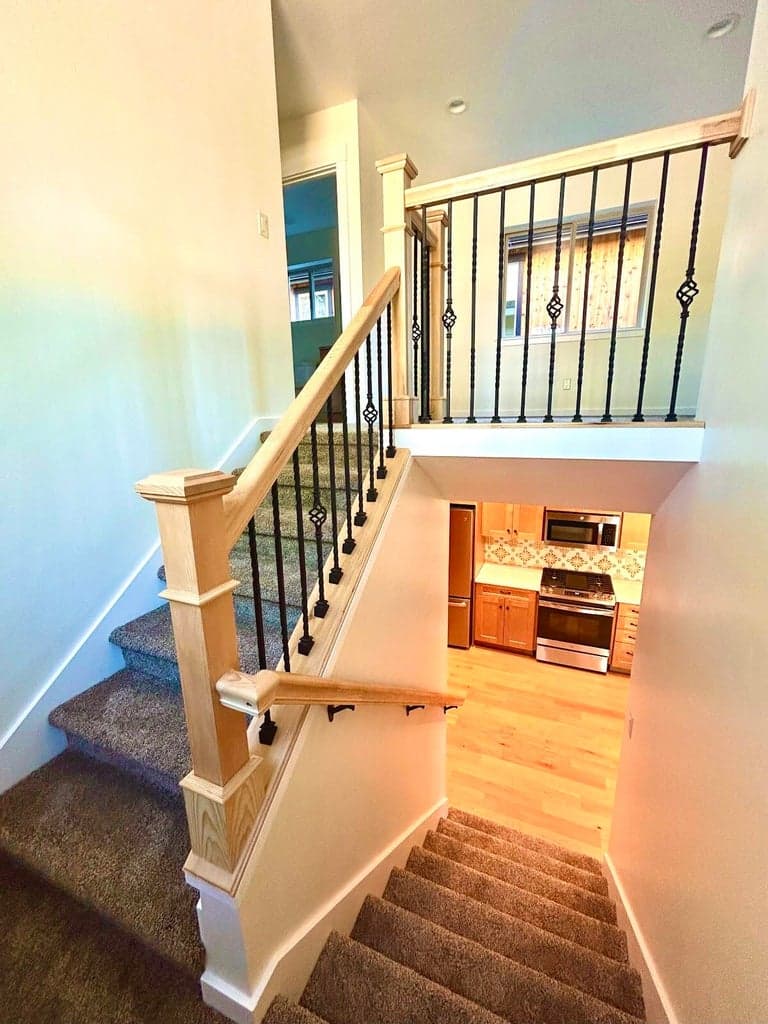 Photo of 347 W Jefferson Avenue 7 of 10