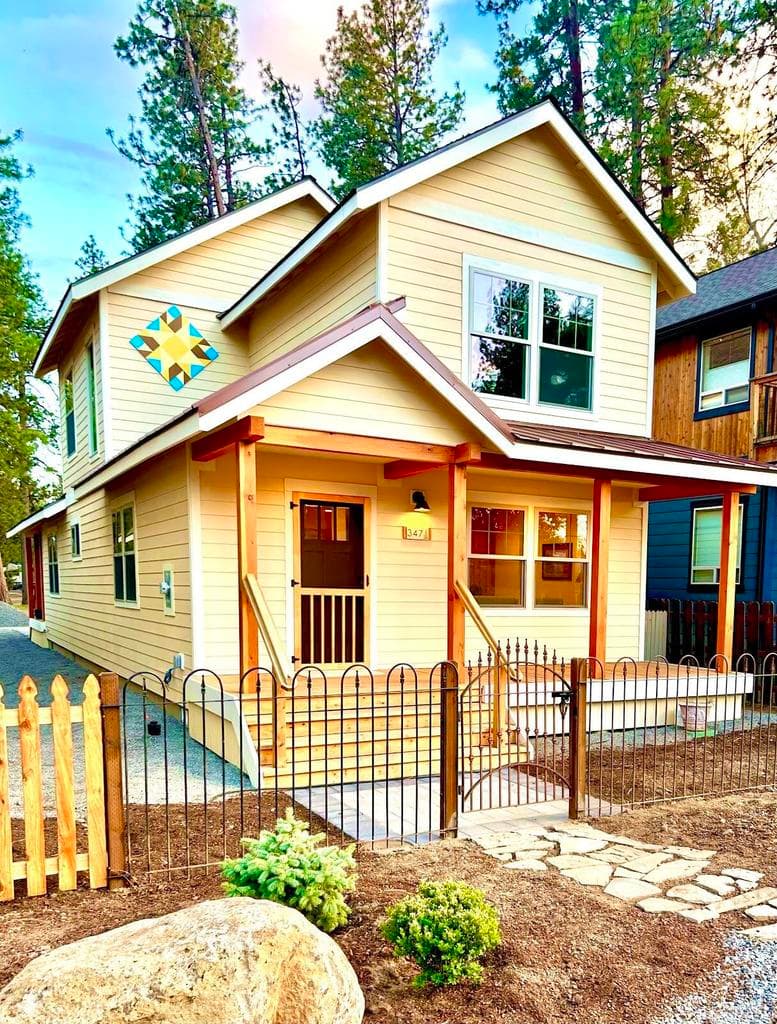 Photo of 347 Jefferson 1 of 10