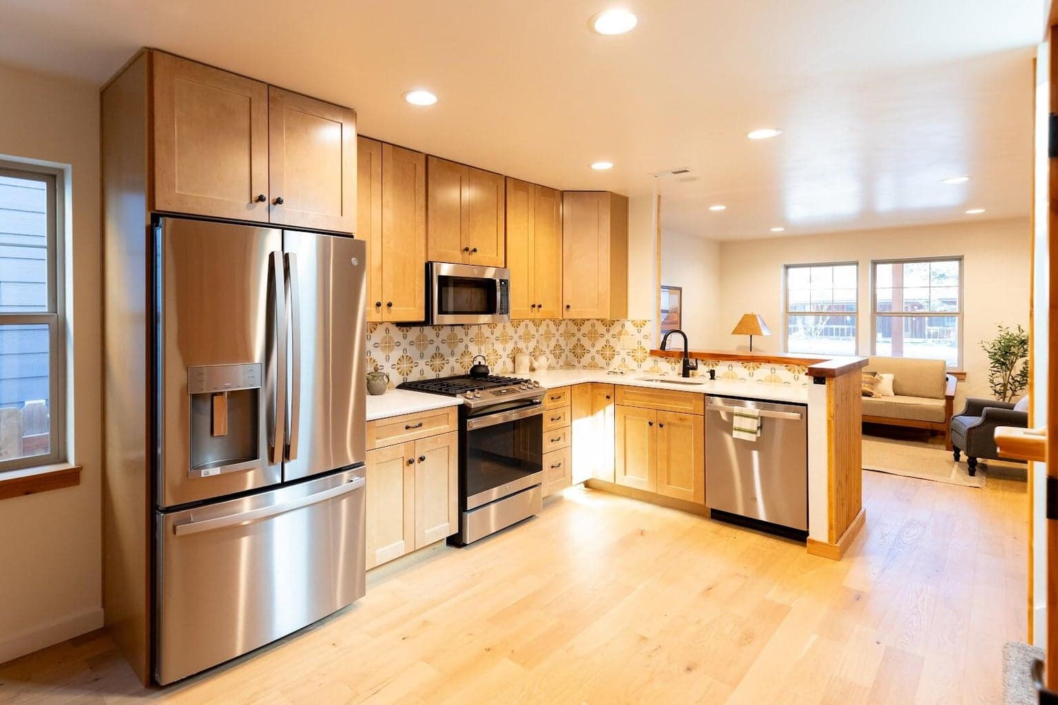 Photo of 347 W Jefferson Avenue 6 of 10