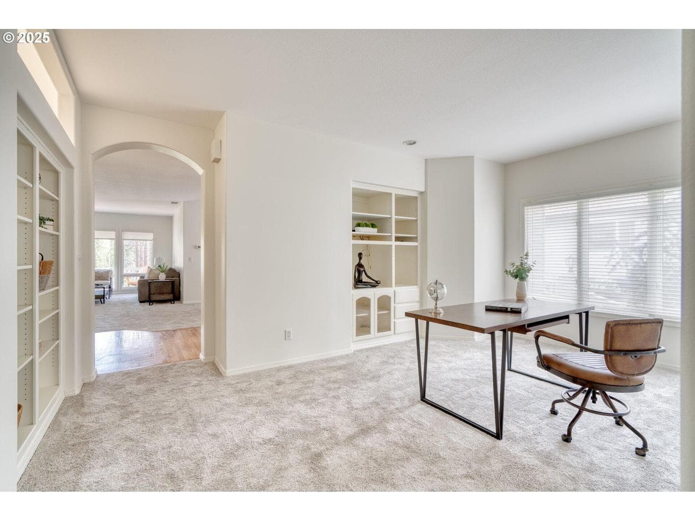 Photo of 60845 Willow Creek Loop 28 of 48