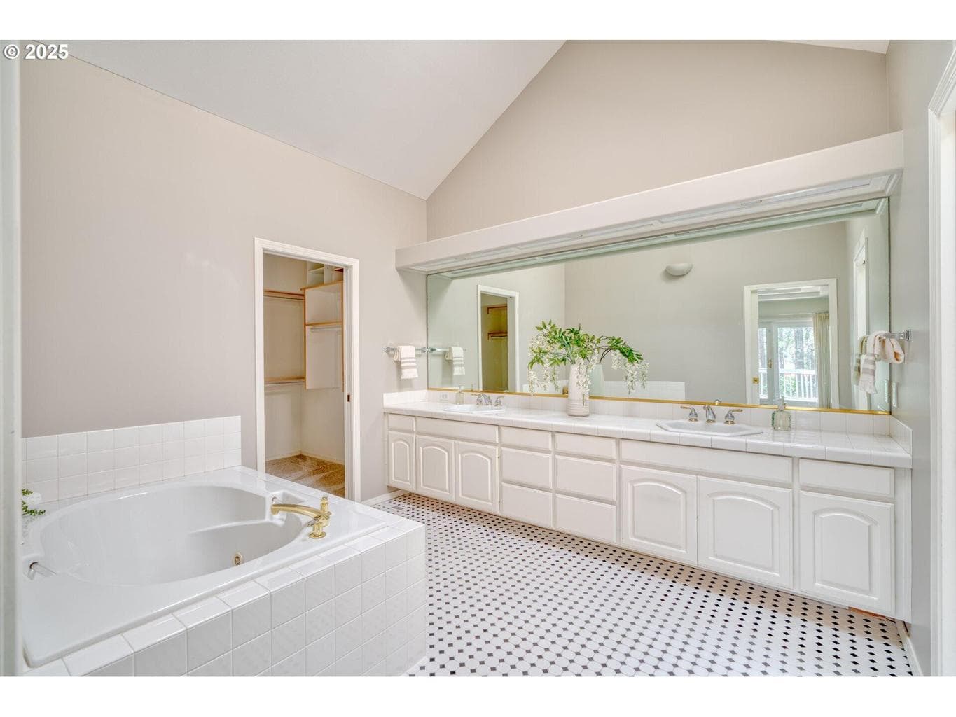 Photo of 60845 Willow Creek Loop 41 of 48