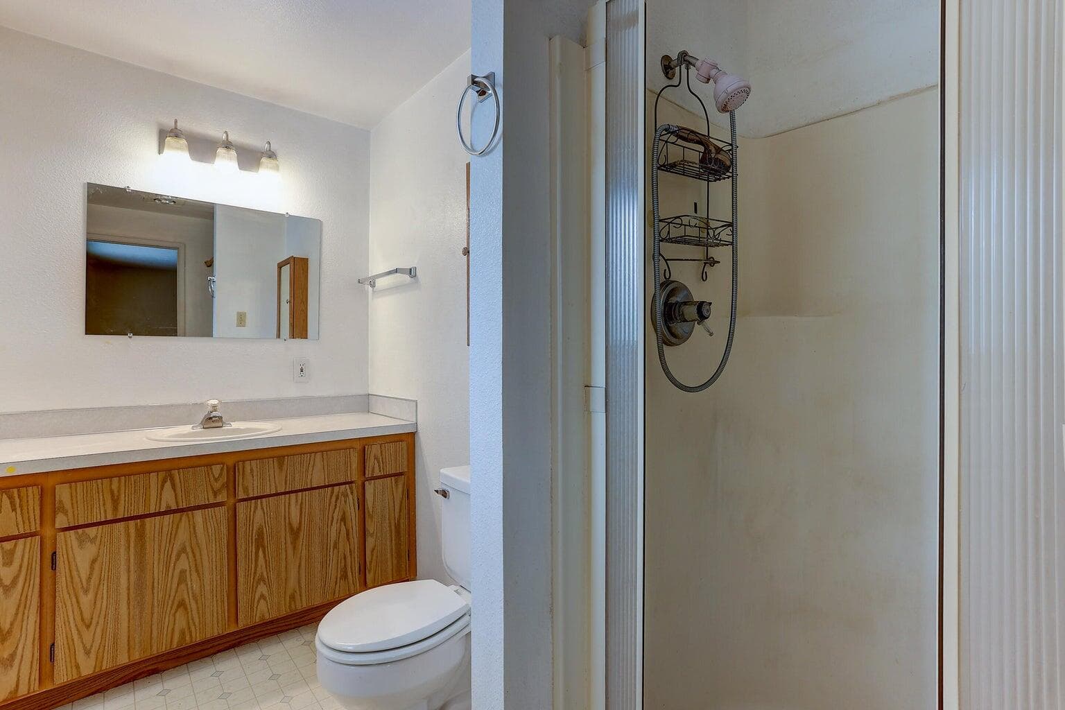 Photo of 28 NE Hillcrest Street 12 of 26