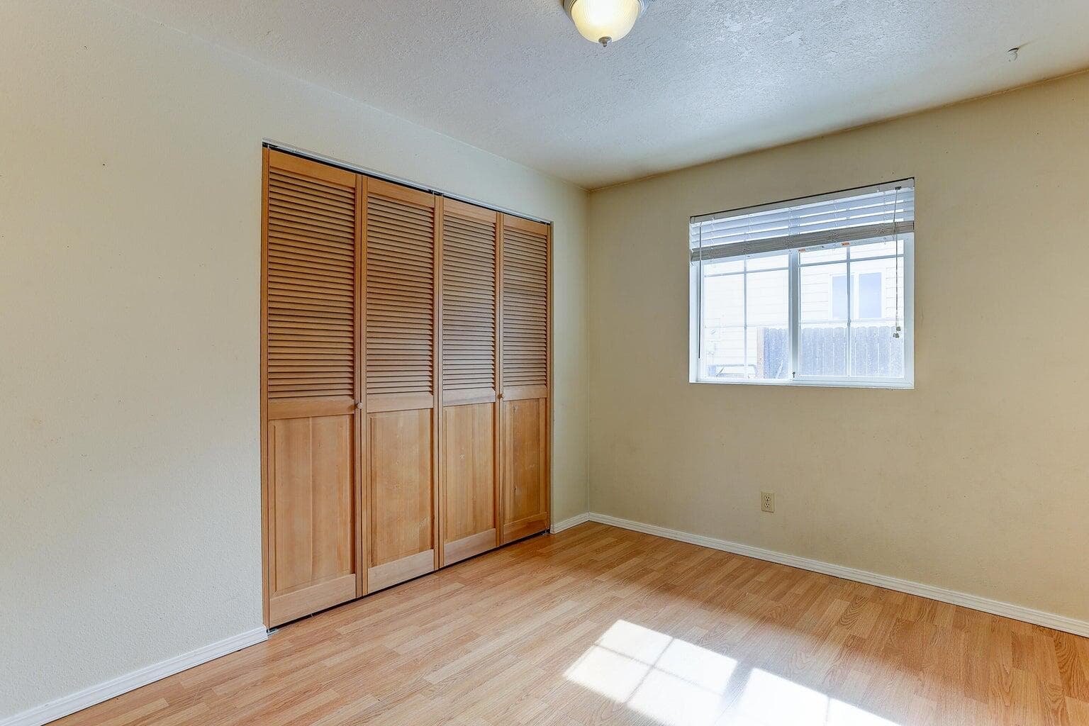 Photo of 28 NE Hillcrest Street 17 of 26