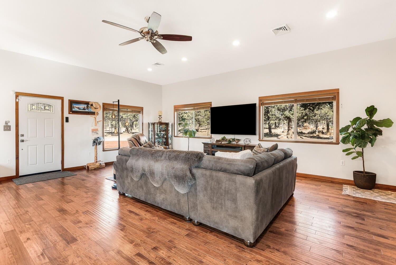 Photo of 18380 Goldcoach Road 19 of 40