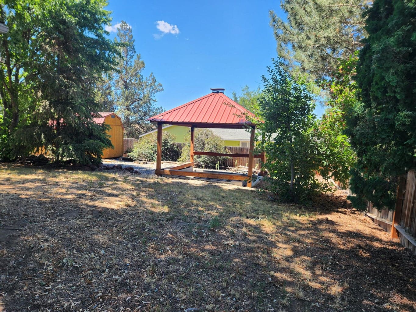 Photo of 28 NE Hillcrest Street 25 of 26