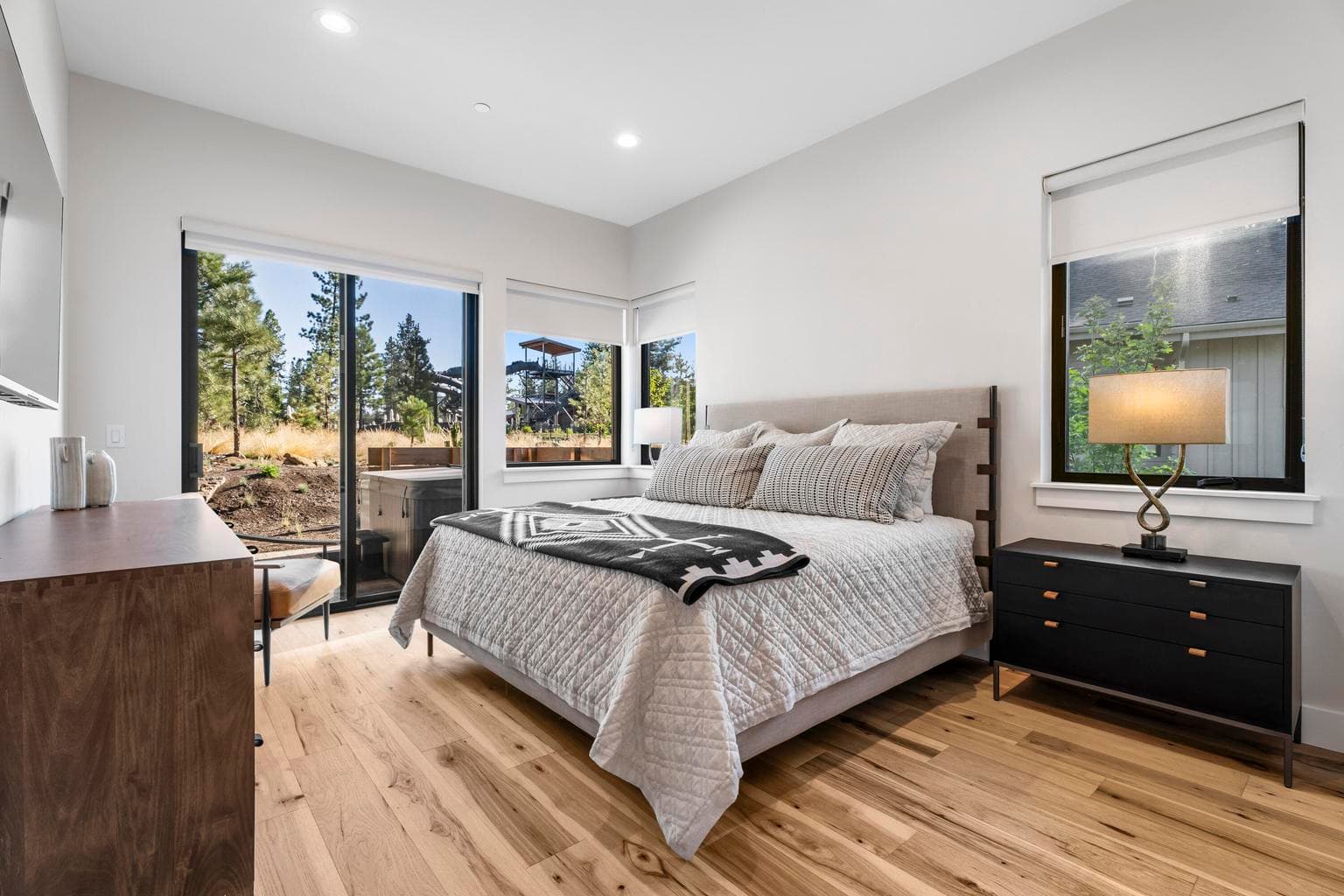 Photo of 18196 Forestbrook Loop 23 of 64