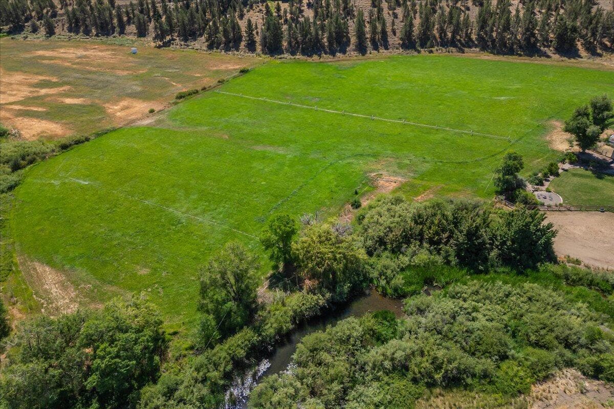 Photo of 100 NE Jumping Grass Lane 43 of 56