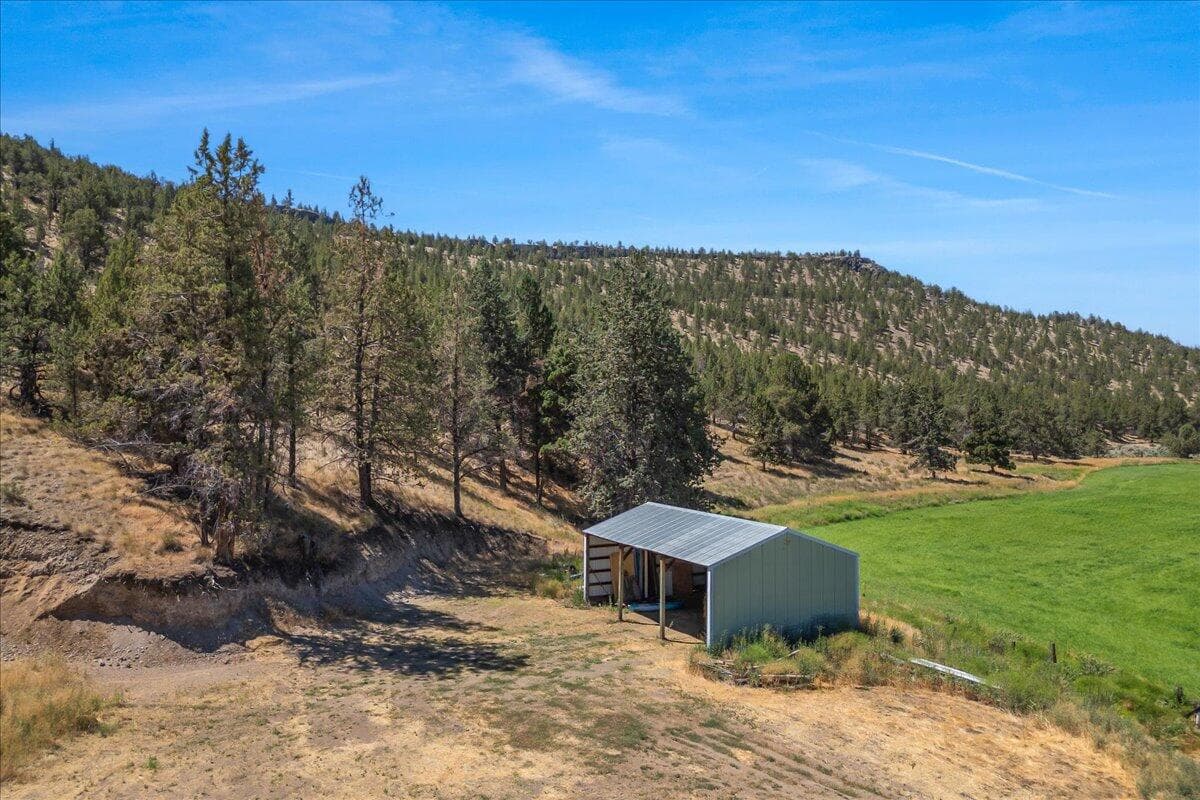 Photo of 100 NE Jumping Grass Lane 42 of 56