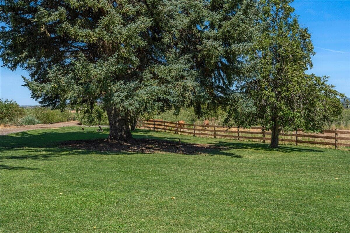 Photo of 100 NE Jumping Grass Lane 32 of 56