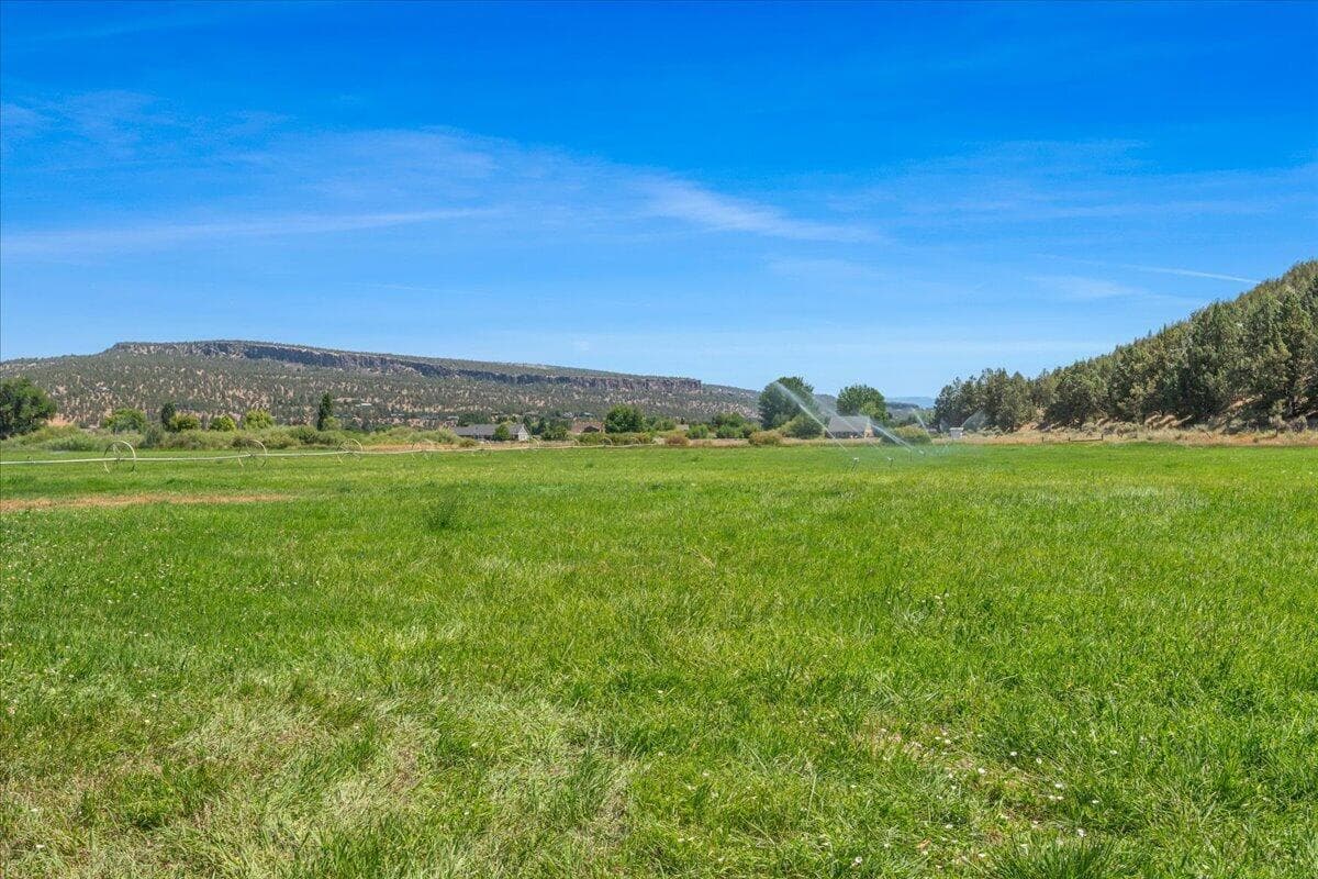 Photo of 100 NE Jumping Grass Lane 34 of 56