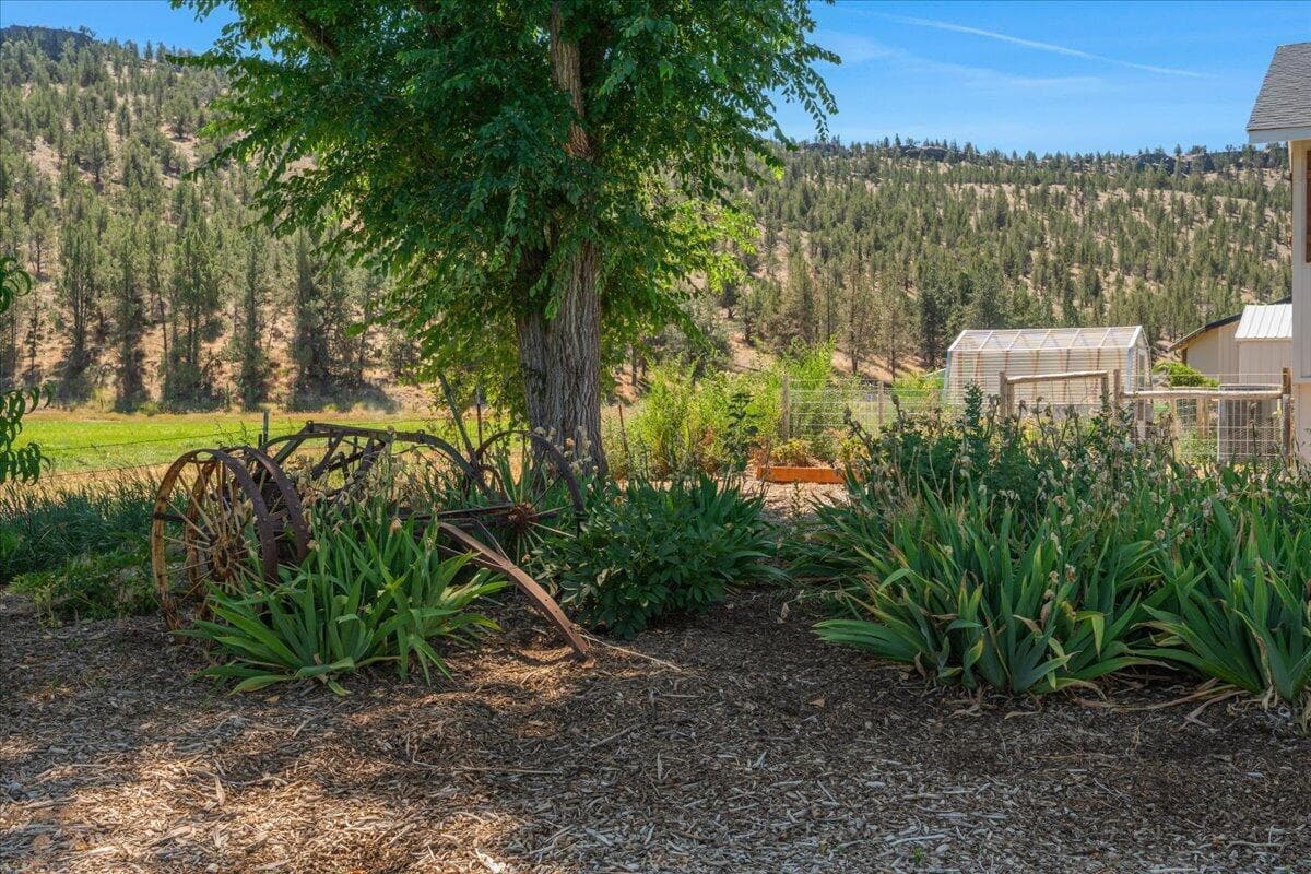 Photo of 100 NE Jumping Grass Lane 35 of 56