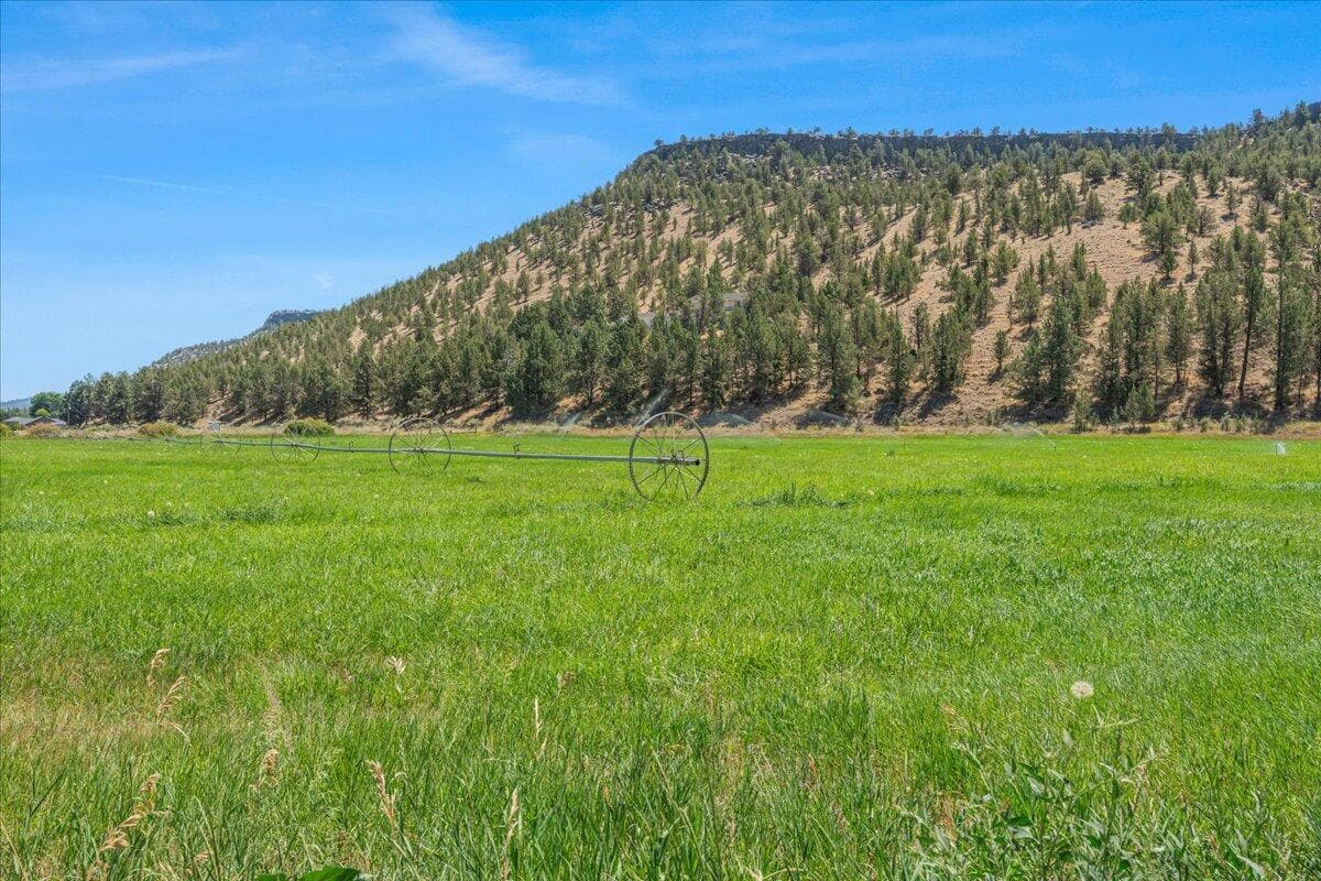 Photo of 100 NE Jumping Grass Lane 36 of 56