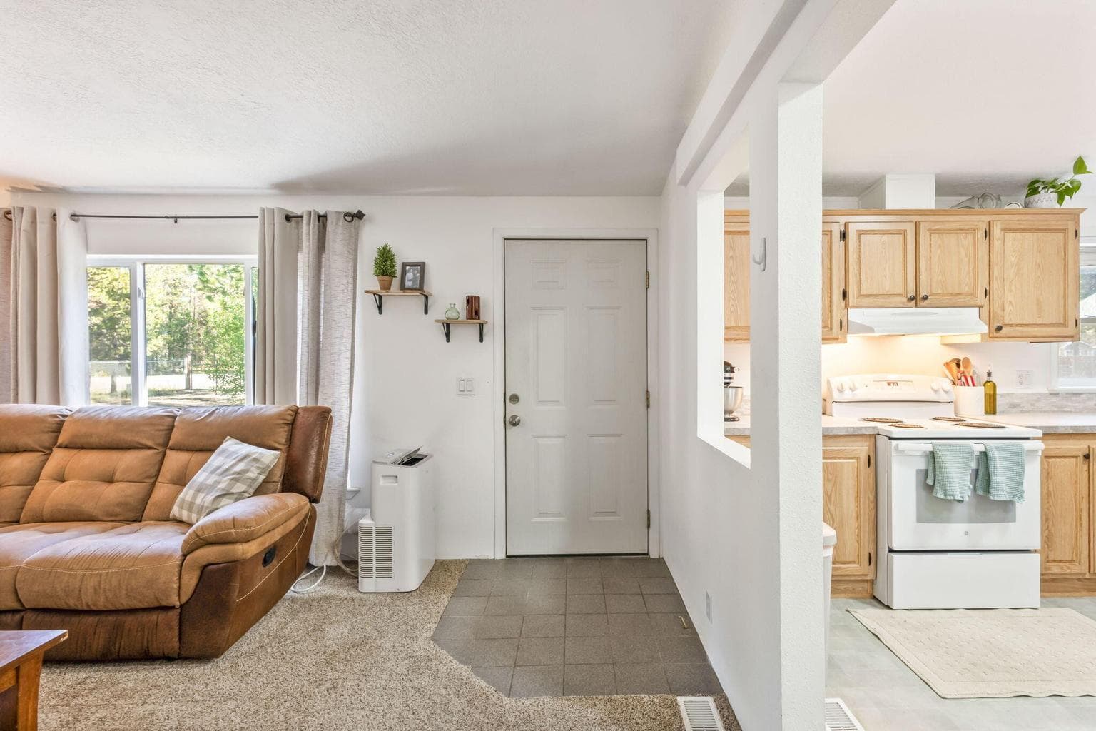 Photo of 16133 Del Pino Drive 4 of 36