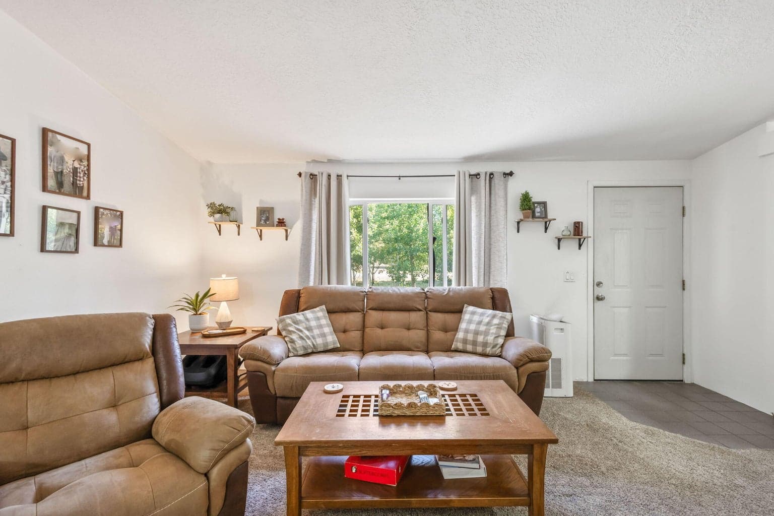 Photo of 16133 Del Pino Drive 7 of 36