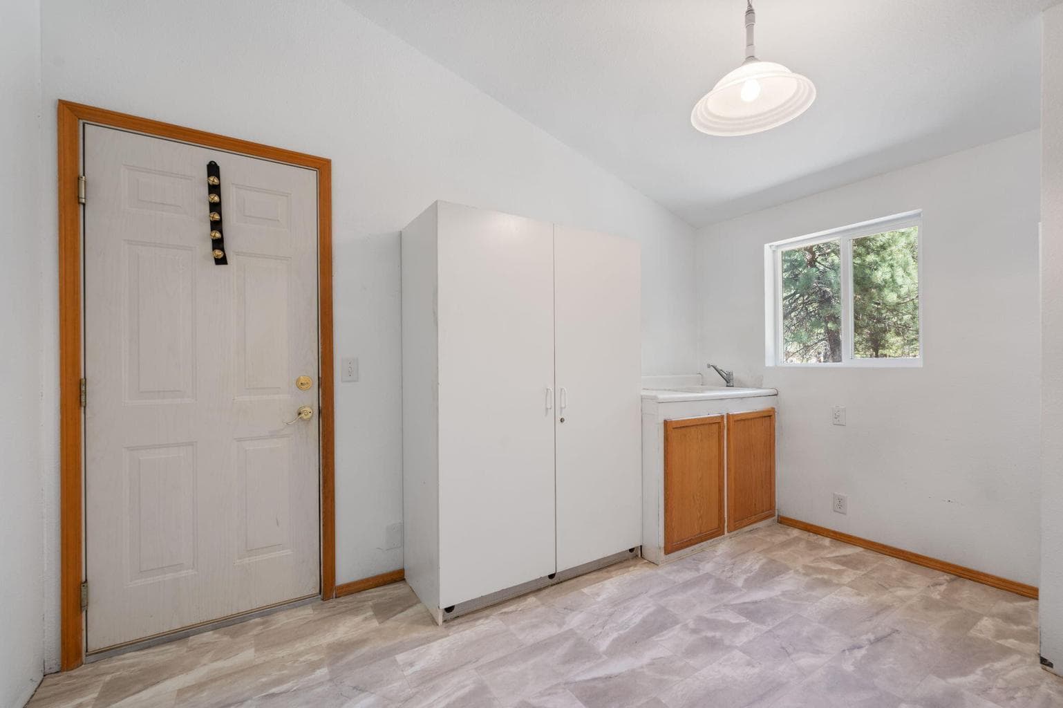 Photo of 15660 Woodgreen Court 22 of 39