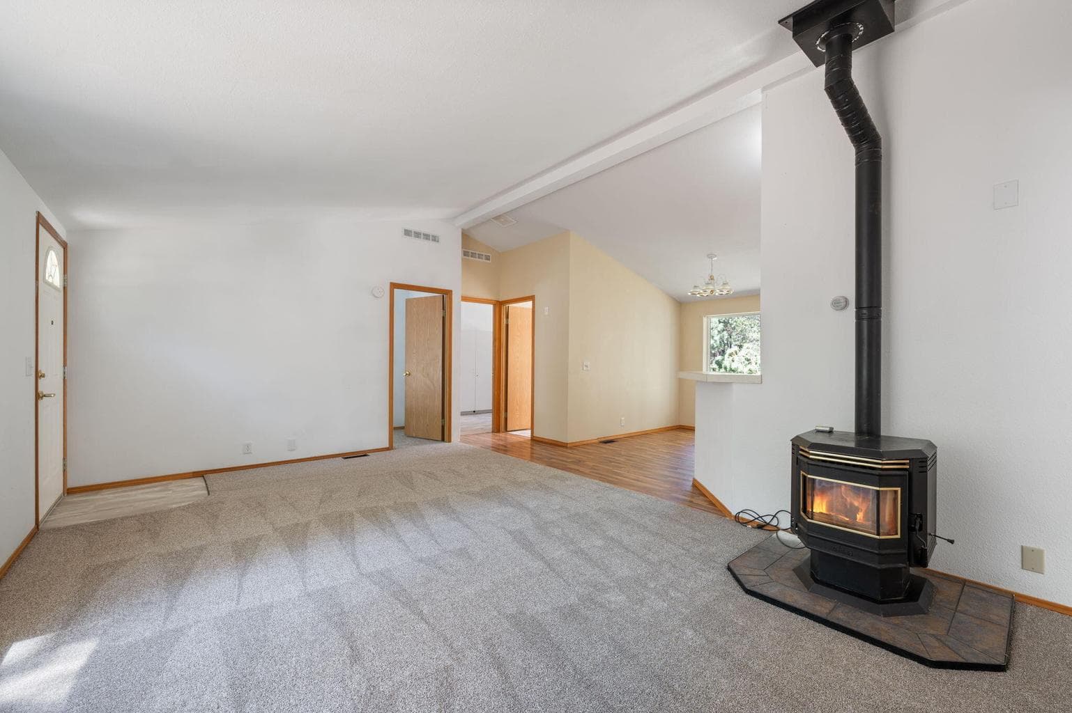 Photo of 15660 Woodgreen Court 9 of 39