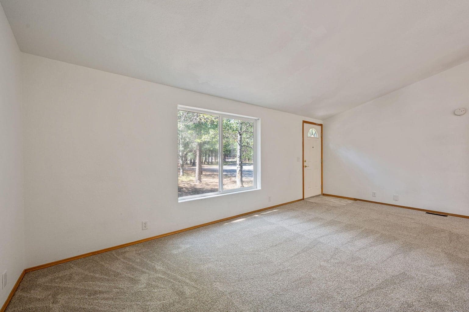 Photo of 15660 Woodgreen Court 18 of 39
