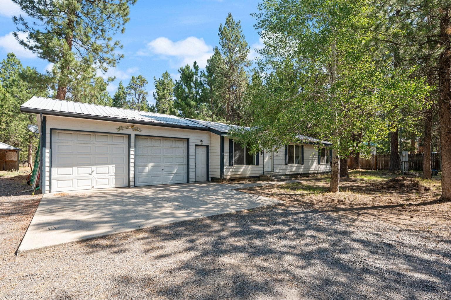 Photo of 15660 Woodgreen Court 2 of 39
