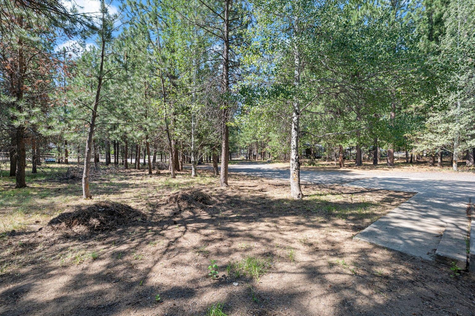 Photo of 15660 Woodgreen Court 32 of 39