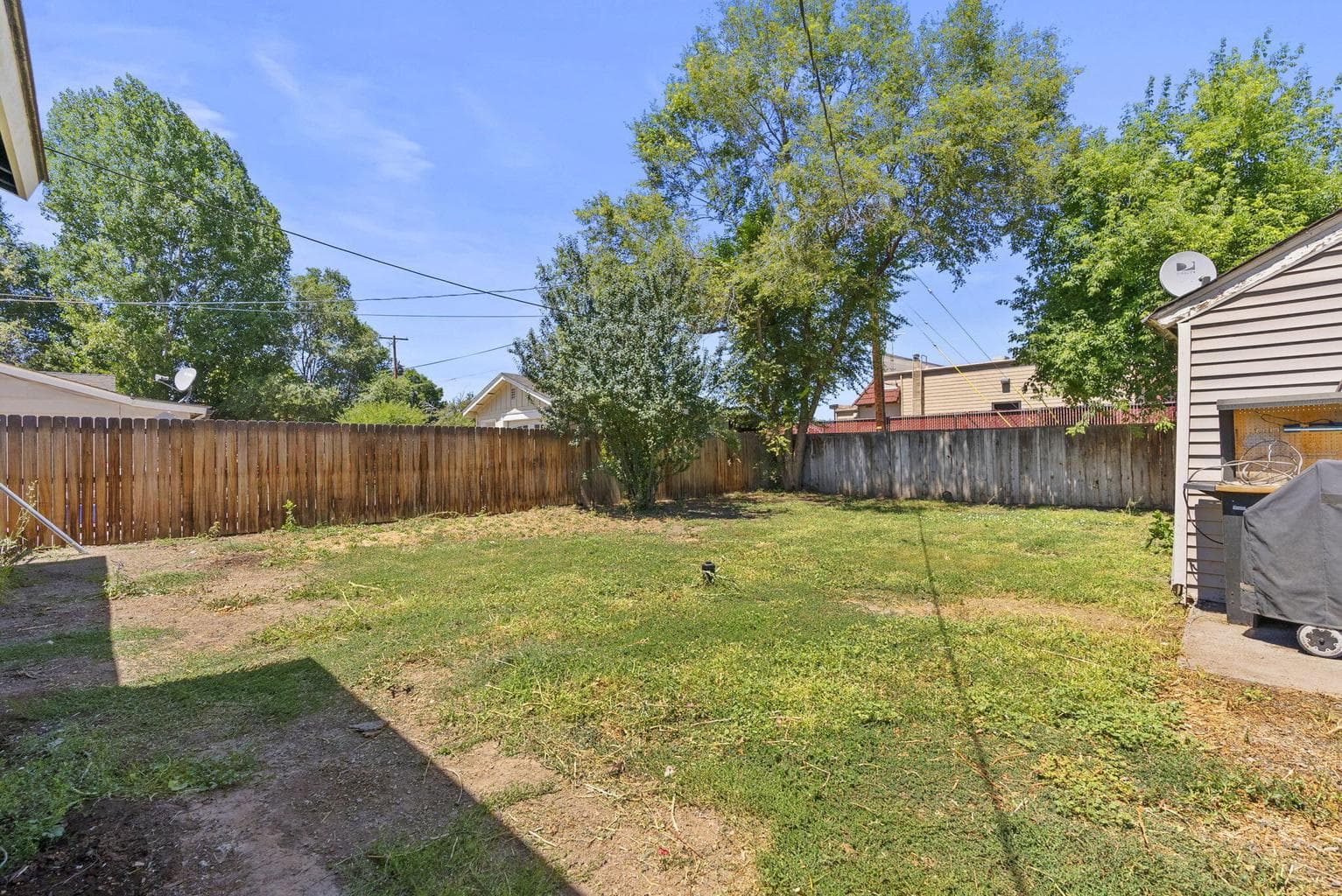 Photo of 635 NW 2nd Street 6 of 23