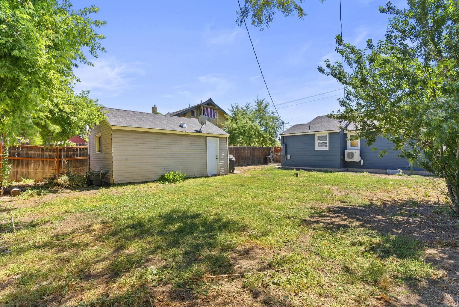 Photo of 635 NW 2nd Street 7 of 23