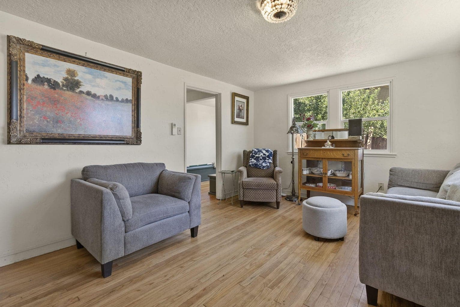 Photo of 635 NW 2nd Street 10 of 23