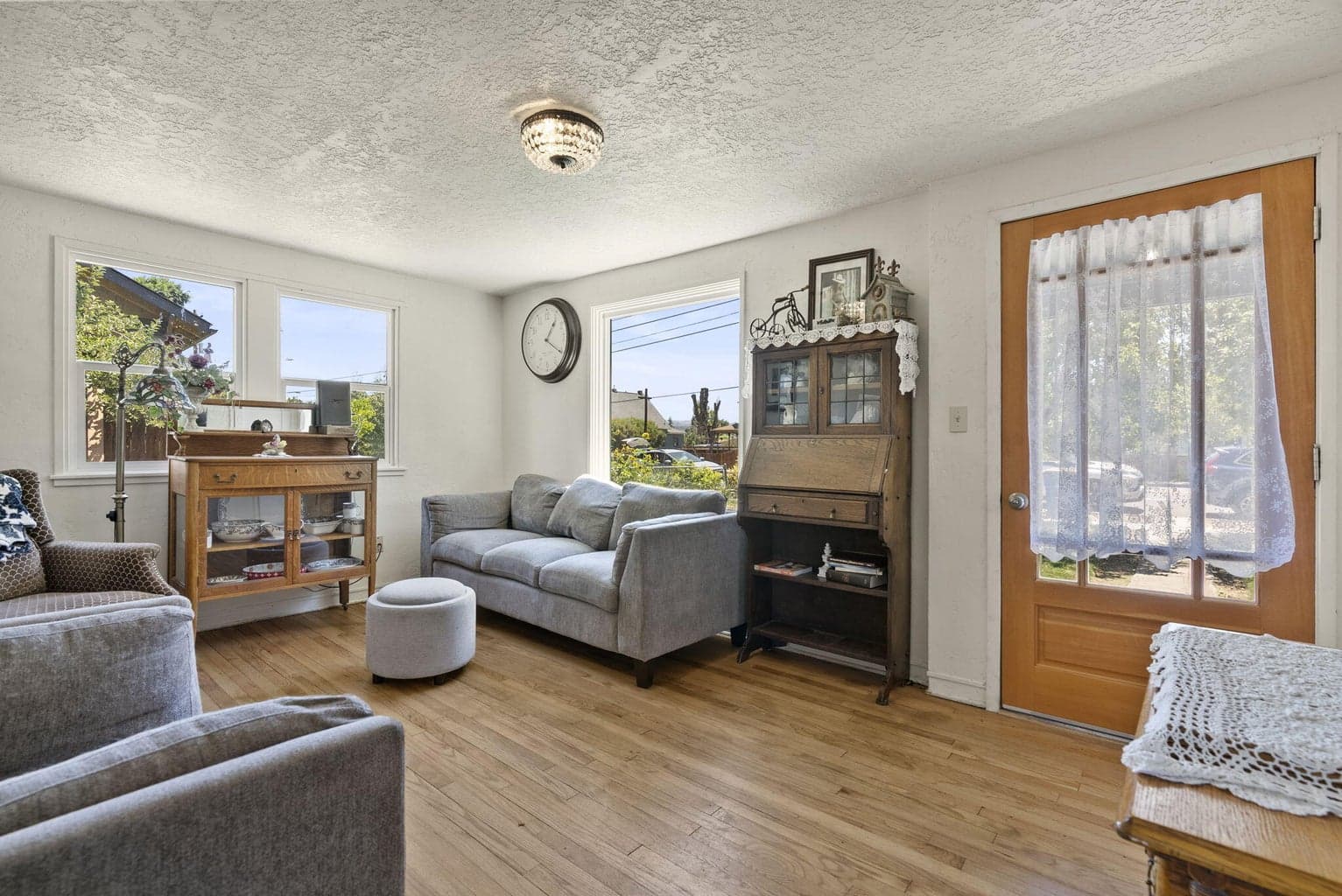 Photo of 635 NW 2nd Street 12 of 23