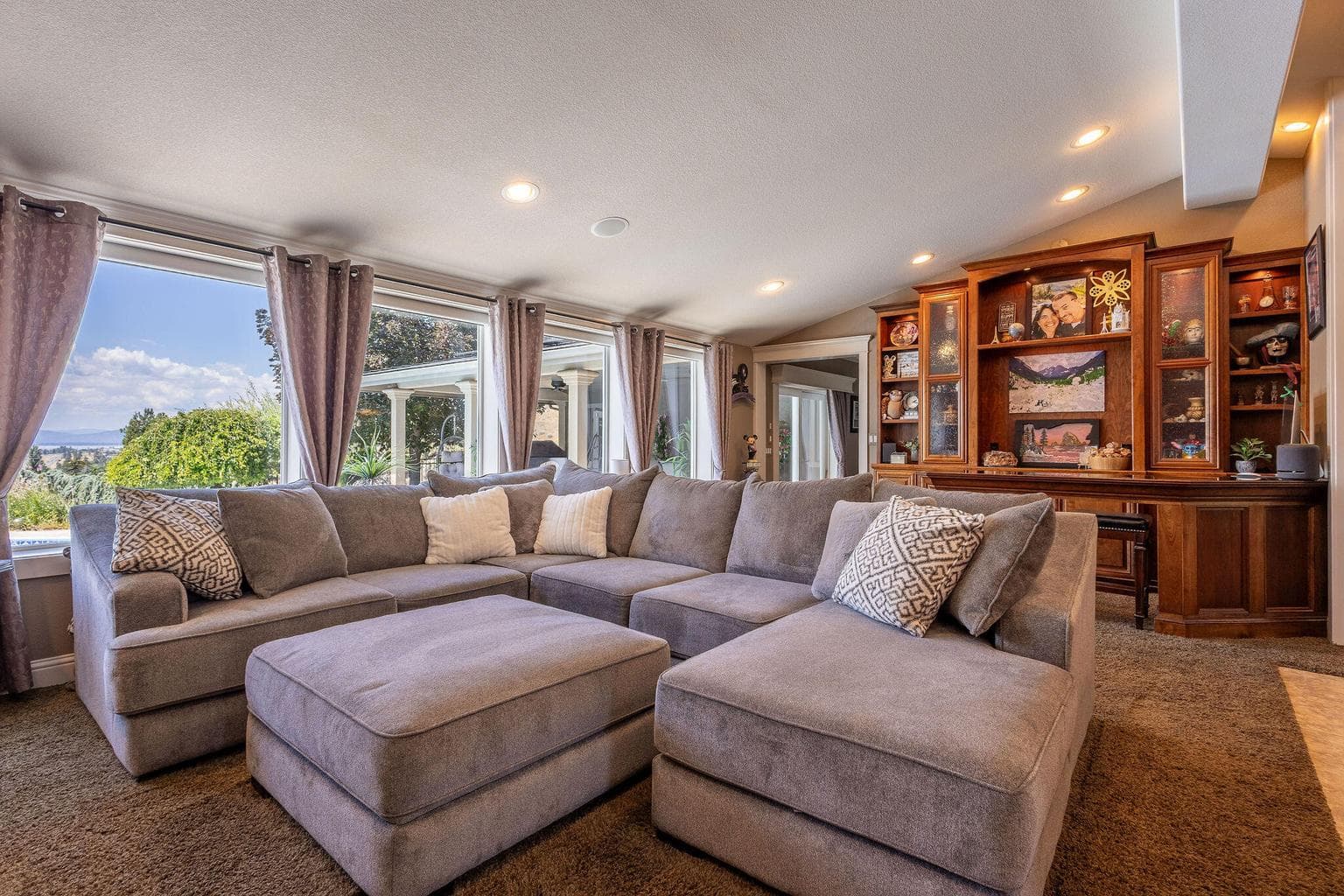 Photo of 818 Loma Linda 5 of 50