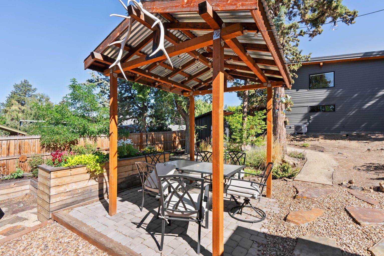 Photo of 664 NE Quimby Avenue 23 of 53