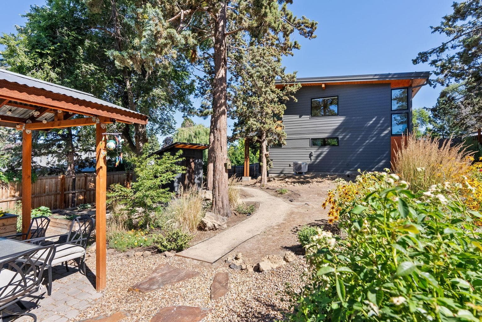 Photo of 664 NE Quimby Avenue 29 of 53