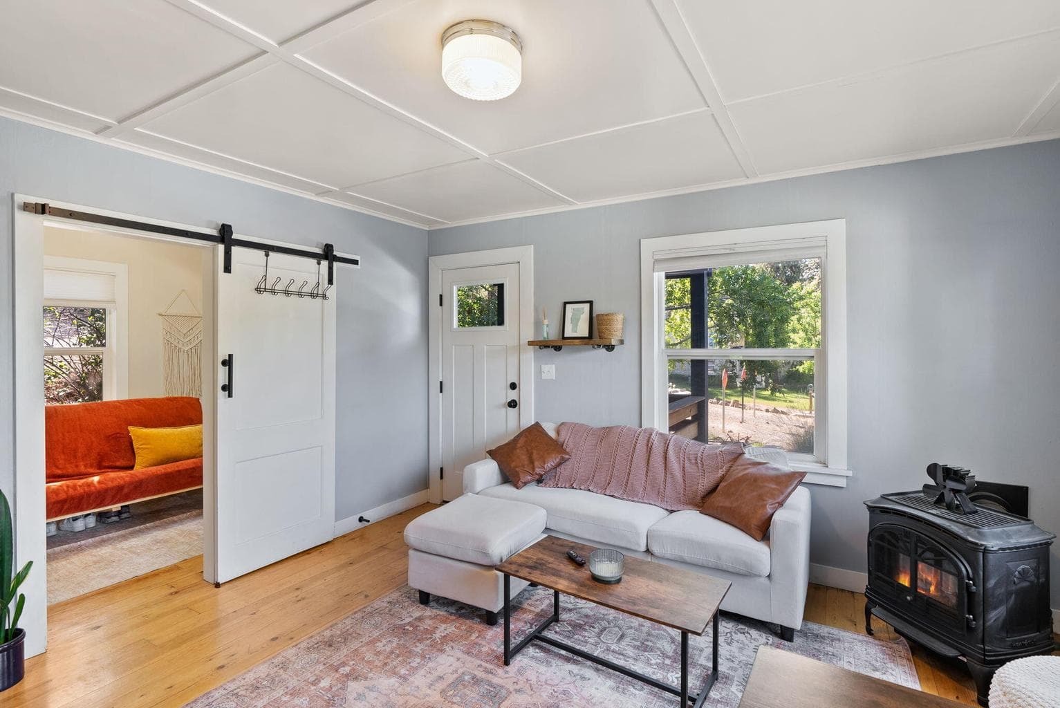 Photo of 664 NE Quimby Avenue 8 of 53