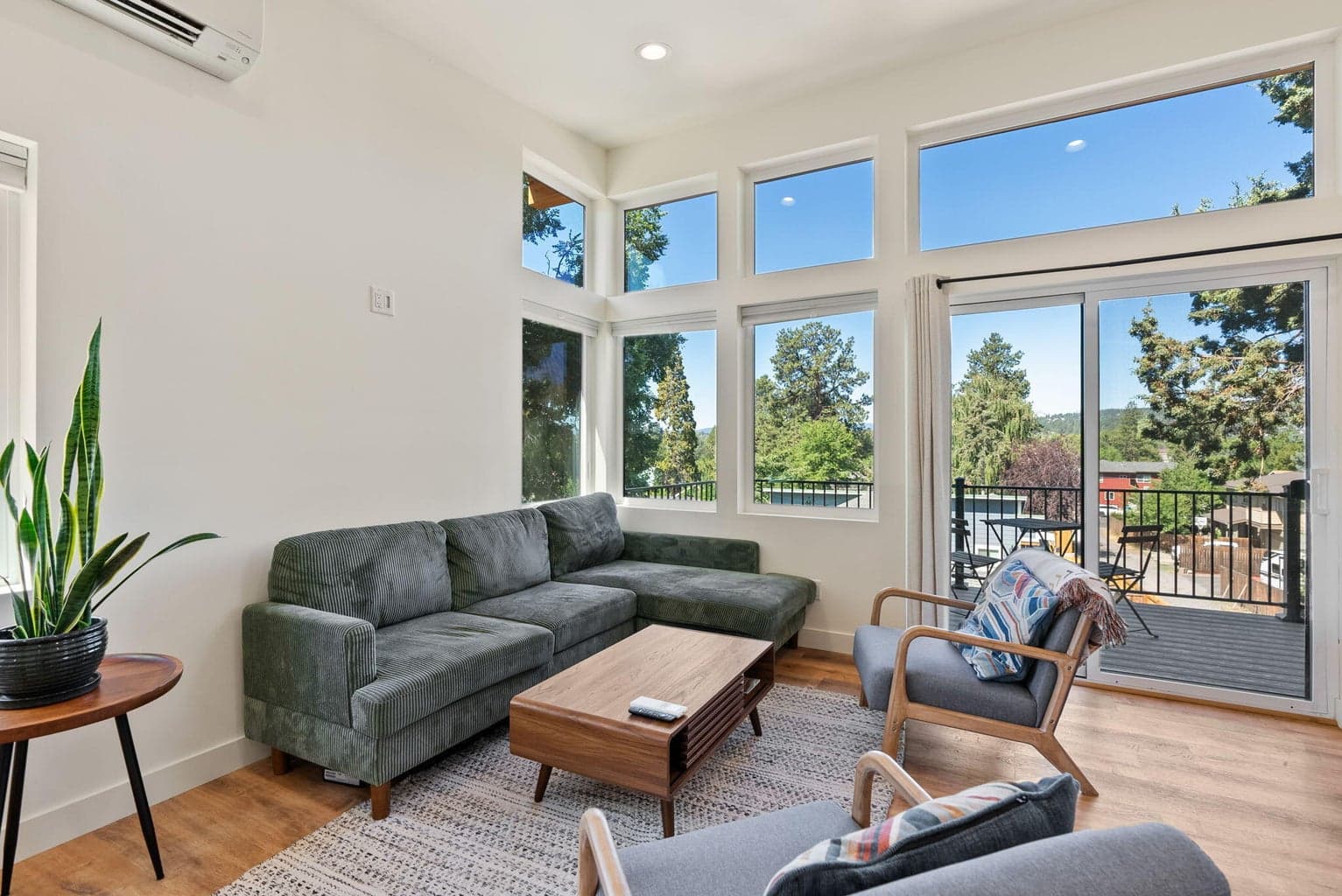 Photo of 664 NE Quimby Avenue 38 of 53