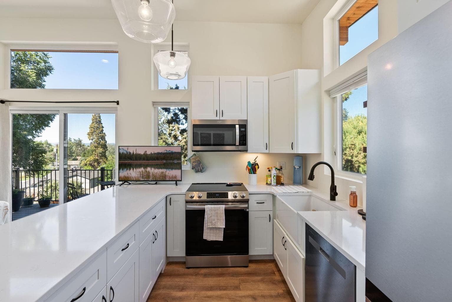 Photo of 664 NE Quimby Avenue 37 of 53