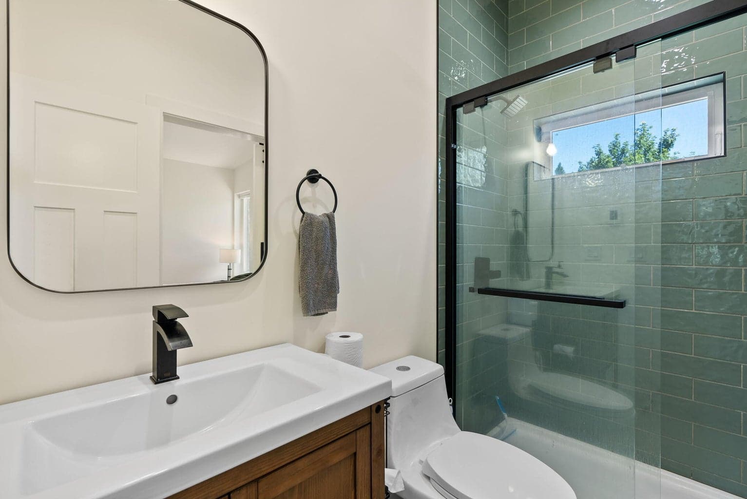 Photo of 664 NE Quimby Avenue 47 of 53