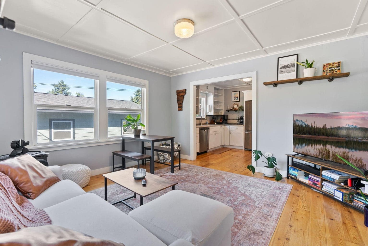Photo of 664 NE Quimby Avenue 7 of 53