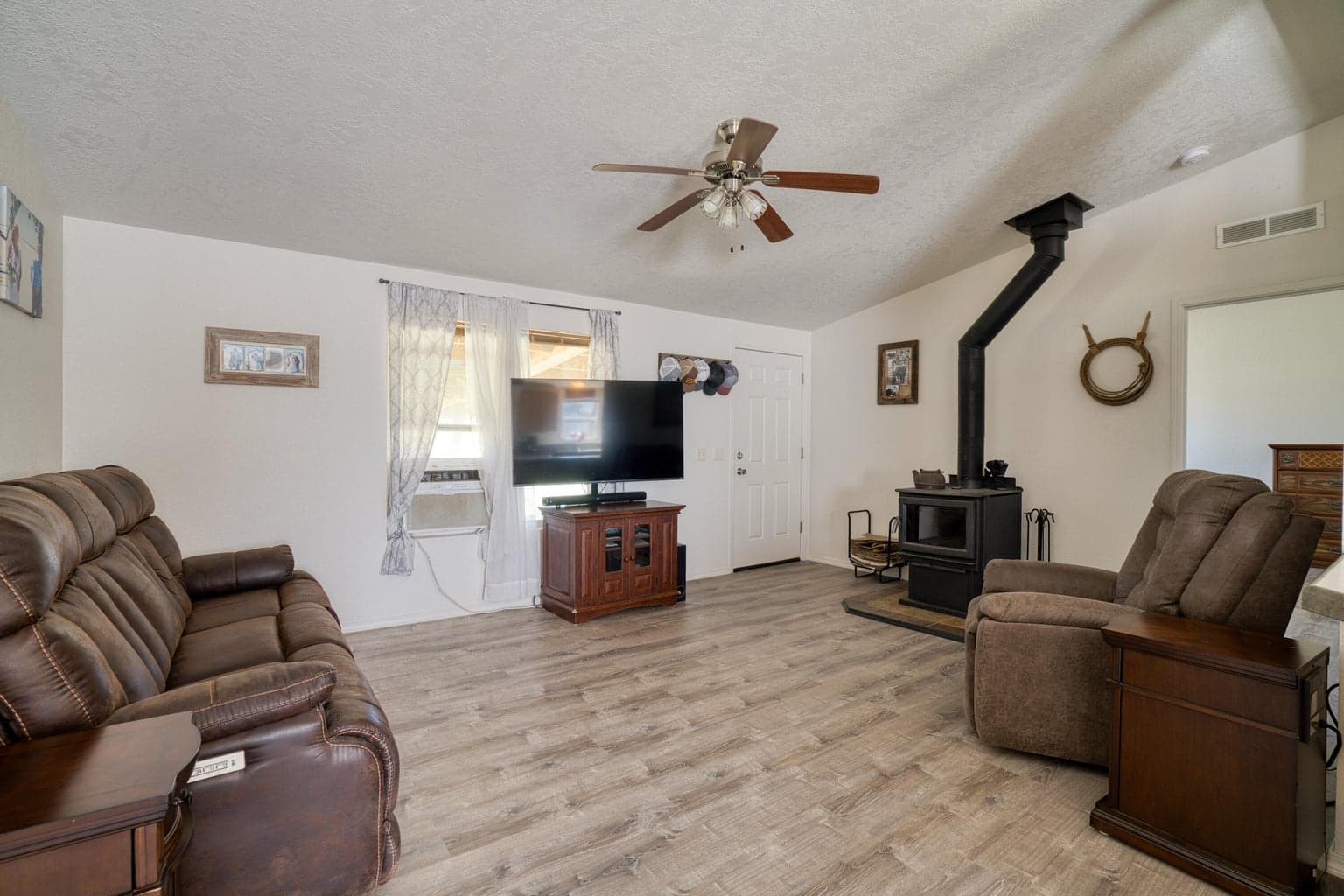 Photo of 5403 NE Wainwright Road 28 of 39