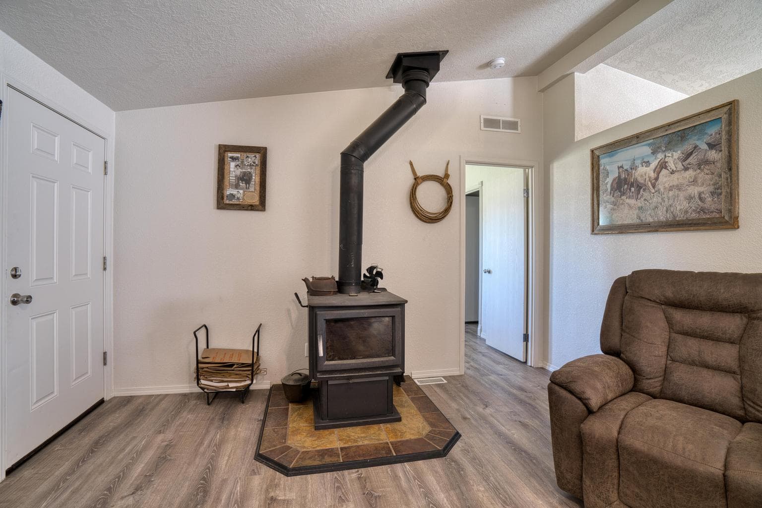 Photo of 5403 NE Wainwright Road 29 of 39