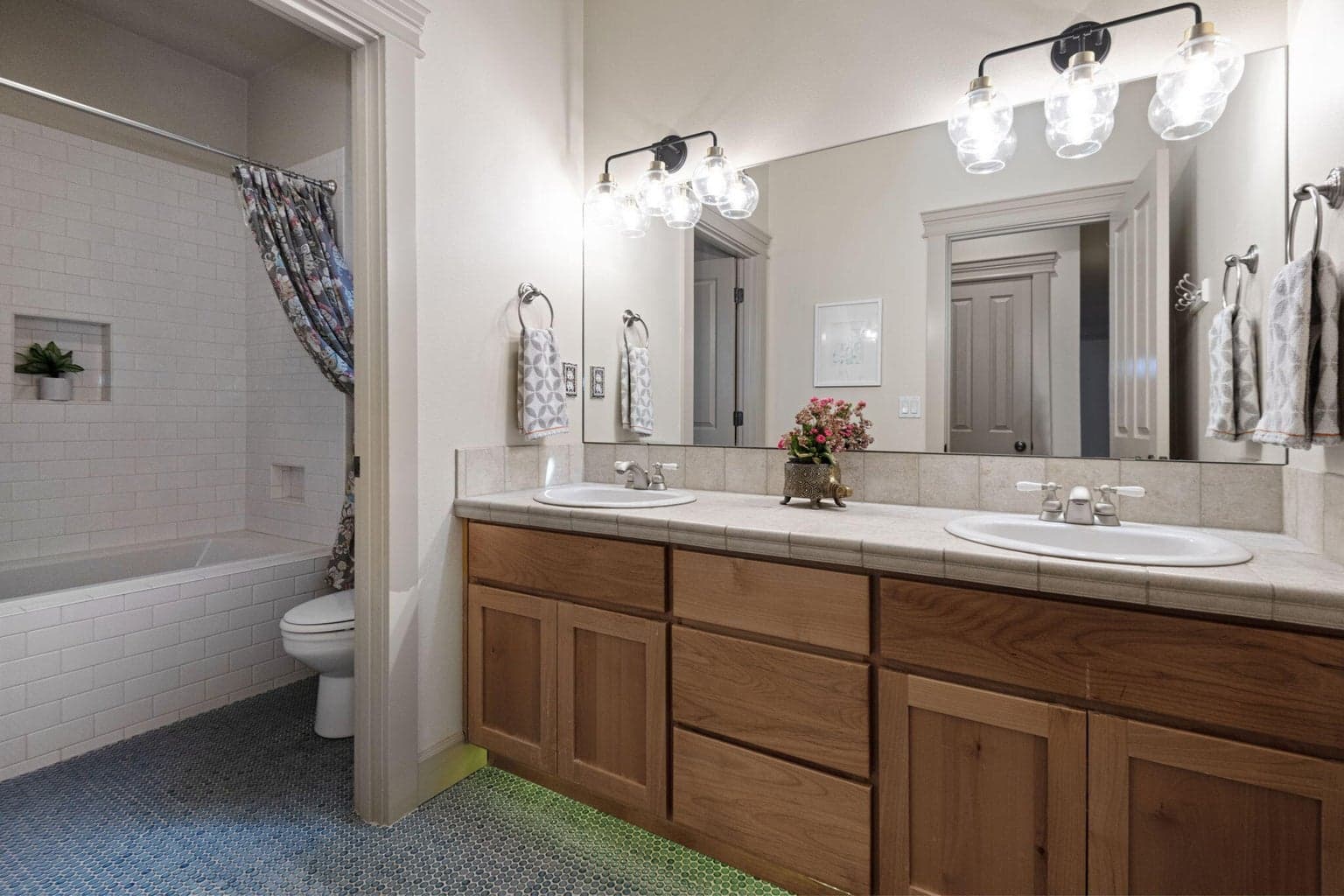Main Bathroom